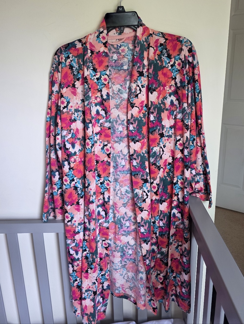 Natori Floral Lightweight Open-Front Robe in Pink, Teal & Navy Size Medium